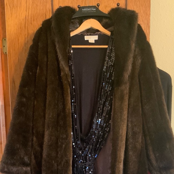 Gently loved Donna Salyer’s Fabulous Full Length Sable Faux Fur Coat - Picture 6 of 7